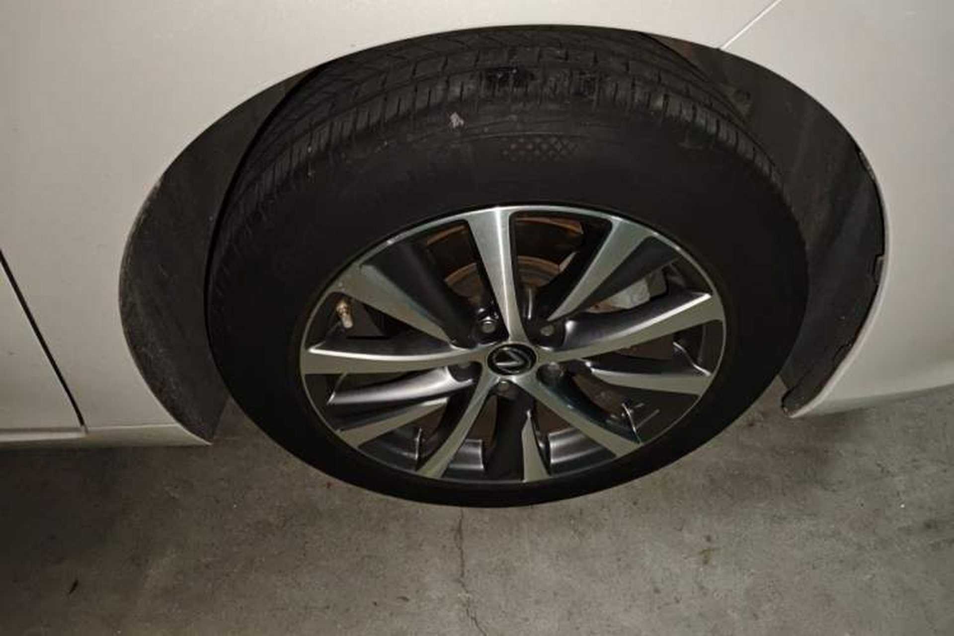 Used Lexus ES 2020 200 Excellence Edition Right Front Wheel Hub