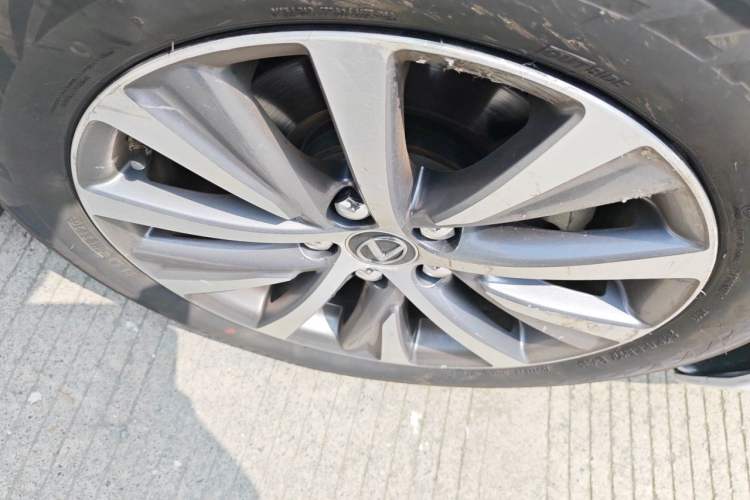 Used Lexus ES 2020 200 Excellence Edition Right Front Wheel Hub