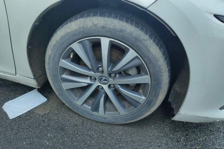 Used Lexus ES 2020 200 Excellence Edition Right Front Wheel Hub