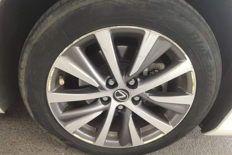 Used Lexus ES 2020 200 Excellence Edition Right Front Wheel Hub