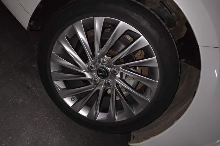 Used Lexus ES 2020 300h Premier Edition Right Front Wheel Hub