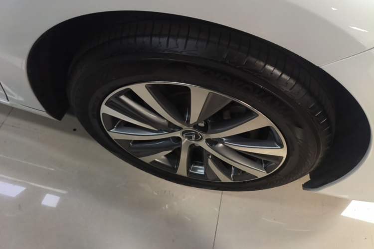 Used Lexus ES 2020 200 Excellence Edition Right Front Wheel Hub