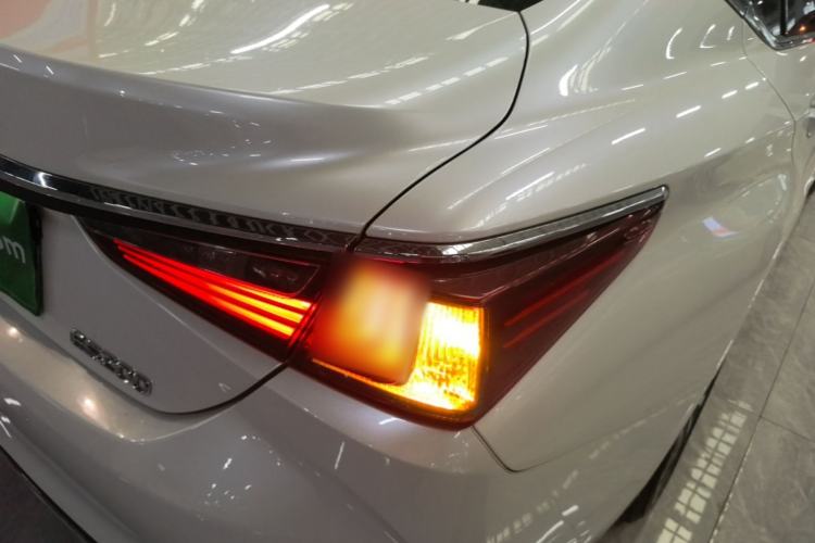 Used Lexus ES 2020 200 Excellence Edition Right Rear Taillight