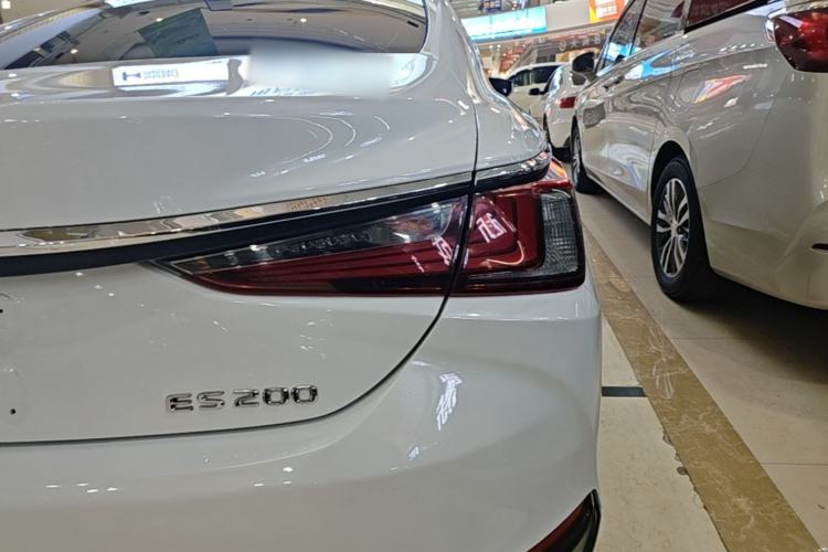 Used Lexus ES 2020 200 Excellence Edition Right Rear Taillight