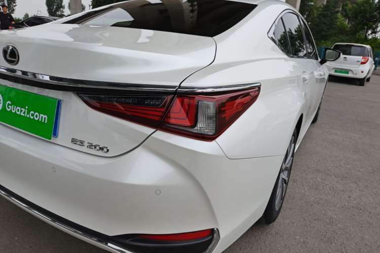 Used Lexus ES 2020 200 Excellence Edition Right Rear Taillight
