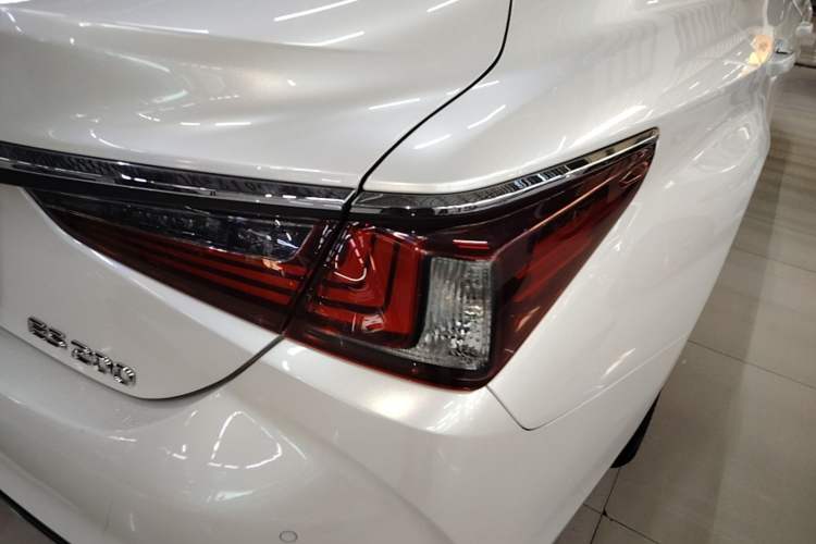Used Lexus ES 2020 200 Excellence Edition Right Rear Taillight