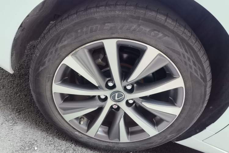 Used Lexus ES 2020 200 Excellence Edition Right Rear Wheel Hub