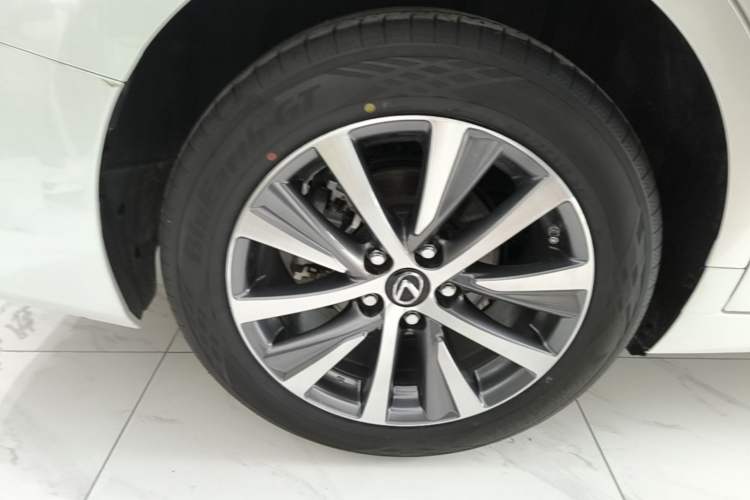 Used Lexus ES 2020 200 Excellence Edition Right Rear Wheel Hub