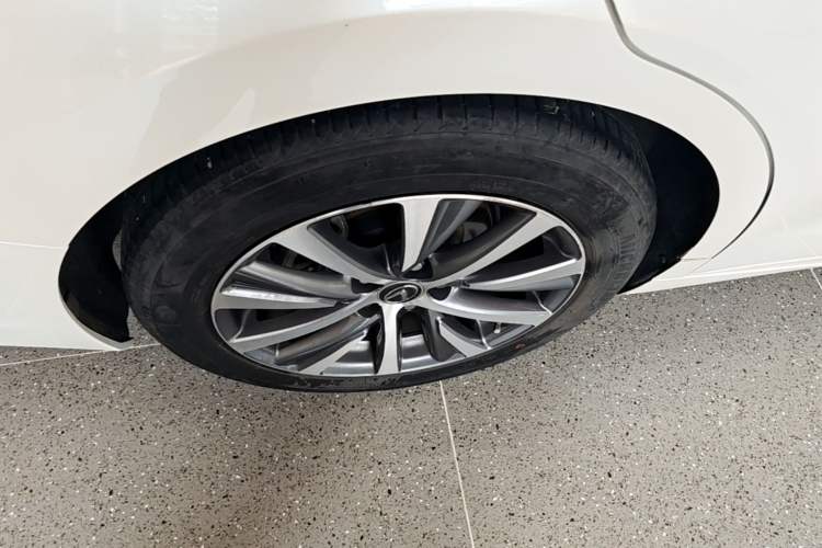 Used Lexus ES 2020 200 Excellence Edition Right Rear Wheel Hub