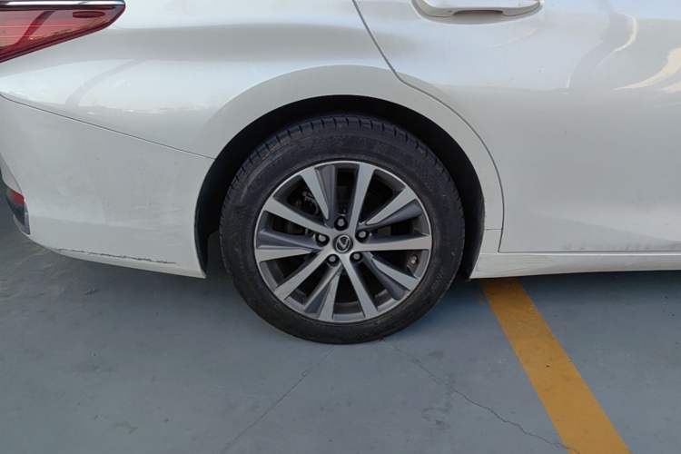 Used Lexus ES 2020 200 Excellence Edition Right Rear Wheel Hub