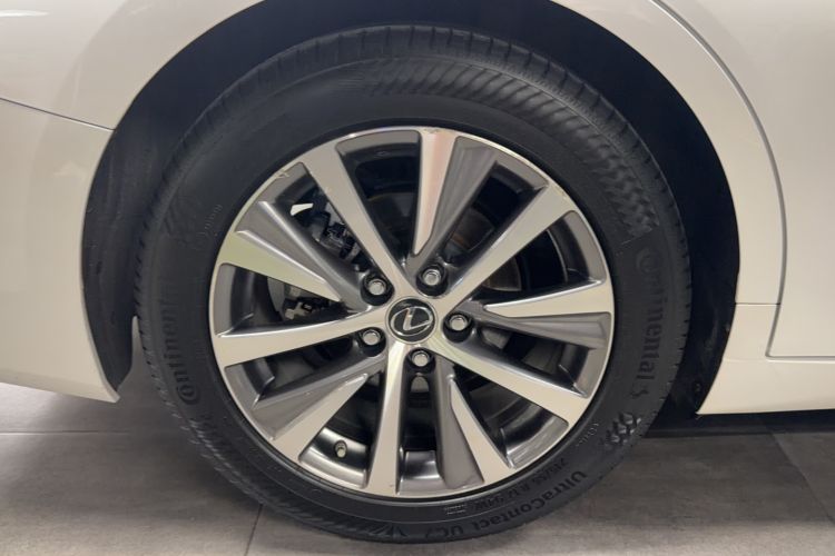 Used Lexus ES 2020 200 Excellence Edition Right Rear Wheel Hub