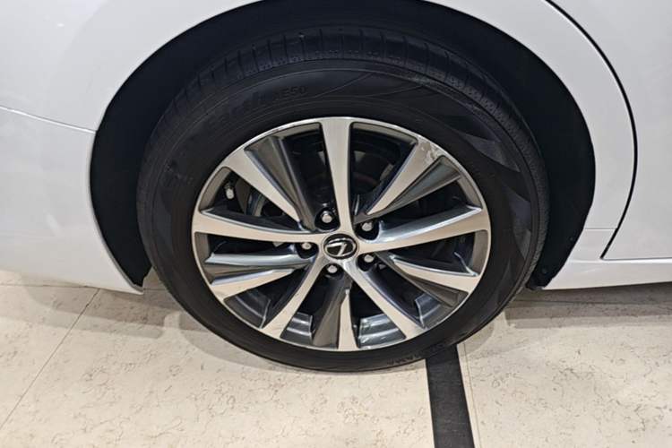 Used Lexus ES 2020 200 Excellence Edition Right Rear Wheel Hub