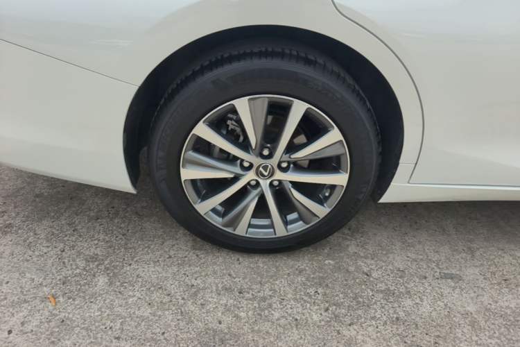 Used Lexus ES 2020 200 Excellence Edition Right Rear Wheel Hub