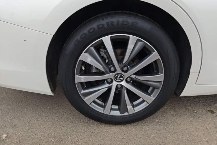 Used Lexus ES 2020 200 Excellence Edition Right Rear Wheel Hub