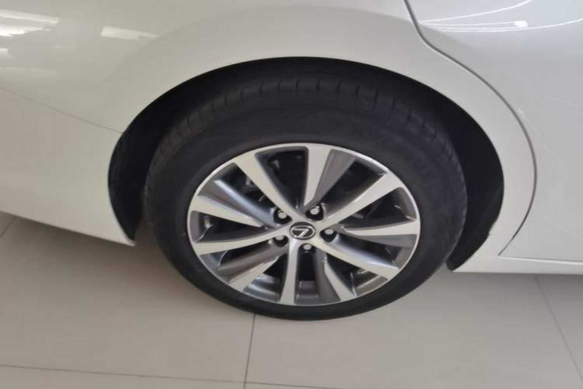 Used Lexus ES 2020 200 Luxury Edition Right Rear Wheel Hub
