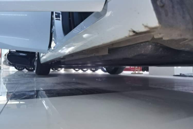 Used Lexus ES 2020 200 Luxury Edition Right Side Sill