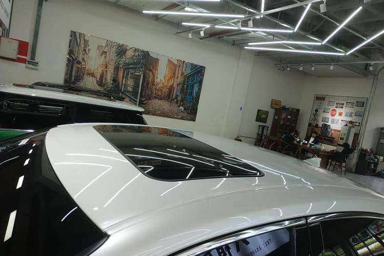 Used Lexus ES 2020 300h Premier Edition Roof