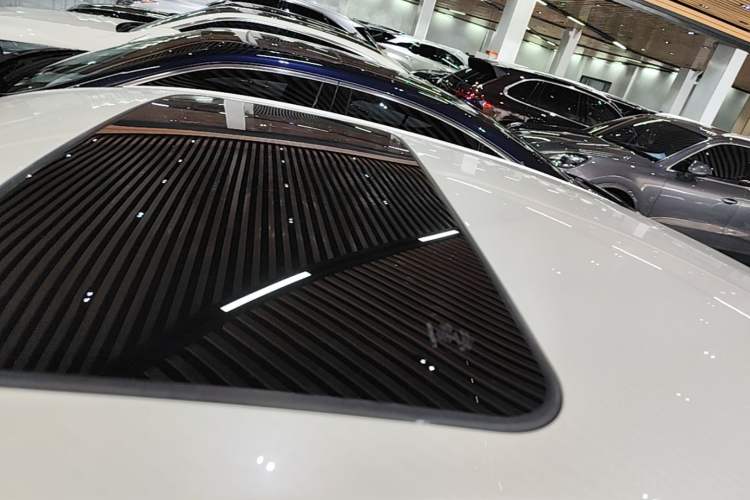 Used Lexus ES 2020 300h Premier Edition Roof