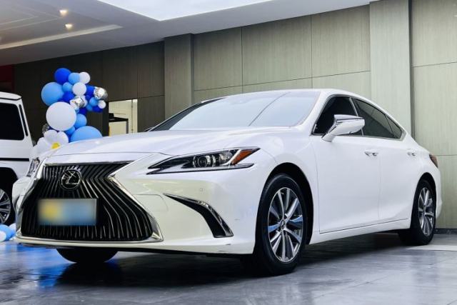 Używany Lexus ES 2020 200 Excellence Edition