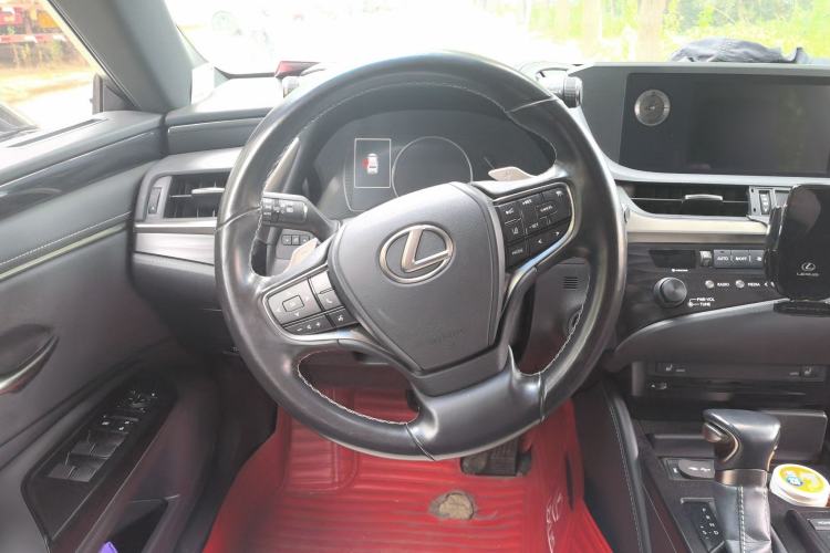 Used Lexus ES 2020 300h Premier Edition Steering Wheel