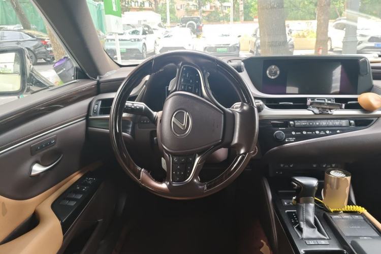Used Lexus ES 2020 200 Luxury Edition Steering Wheel