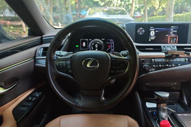 Used Lexus ES 2020 300h Premier Edition Steering Wheel