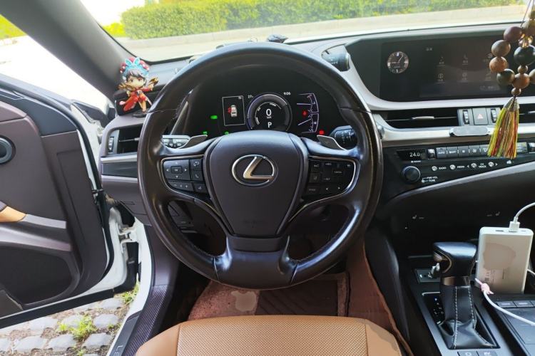 Used Lexus ES 2020 300h Premier Edition Steering Wheel