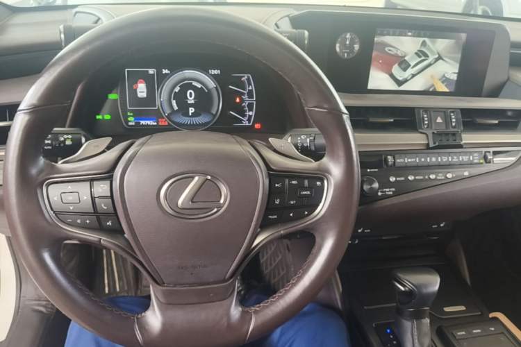 Used Lexus ES 2020 300h Premier Edition Steering Wheel