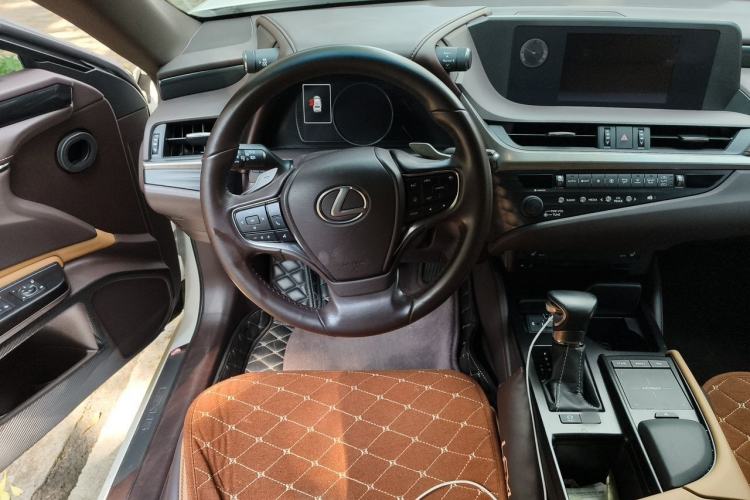 Used Lexus ES 2020 300h Premier Edition Steering Wheel