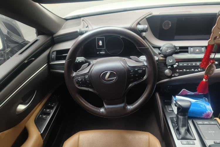 Used Lexus ES 2020 200 Excellence Edition Steering Wheel
