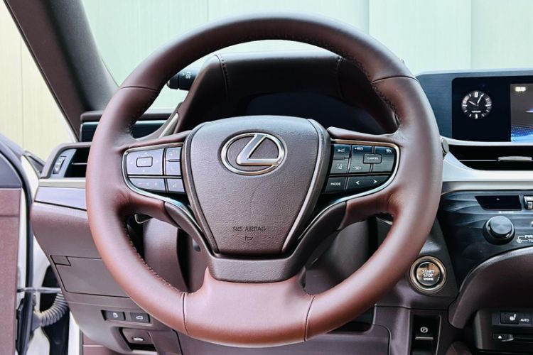 Used Lexus ES 2020 200 Excellence Edition Steering Wheel
