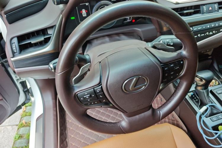 Used Lexus ES 2020 300h Deluxe Edition Steering Wheel