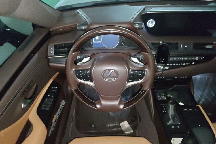 Used Lexus ES 2020 200 Luxury Edition Steering Wheel