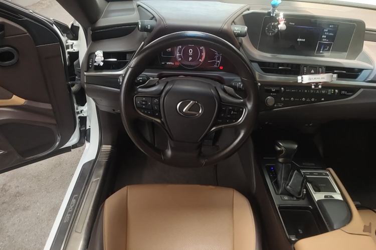 Used Lexus ES 2020 200 Excellence Edition Steering Wheel
