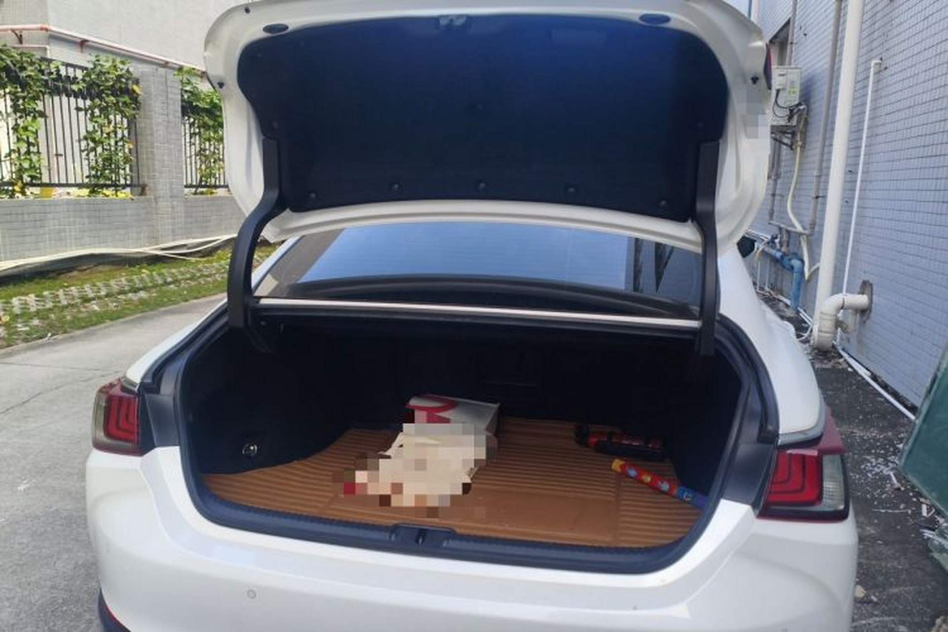 Used Lexus ES 2020 200 Excellence Edition Trunk