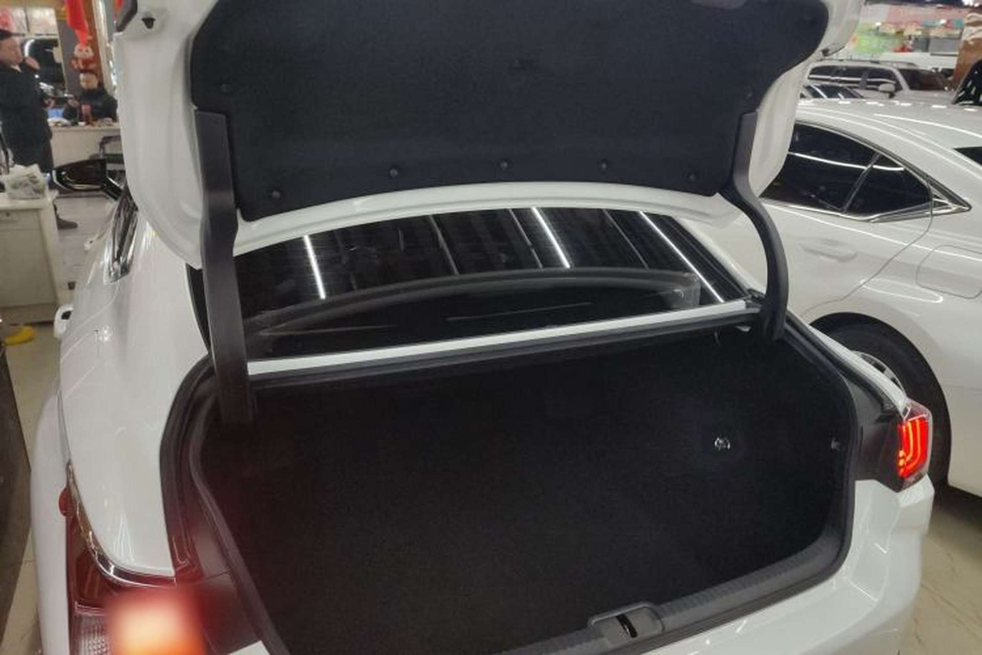 Used Lexus ES 2020 200 Excellence Edition Trunk