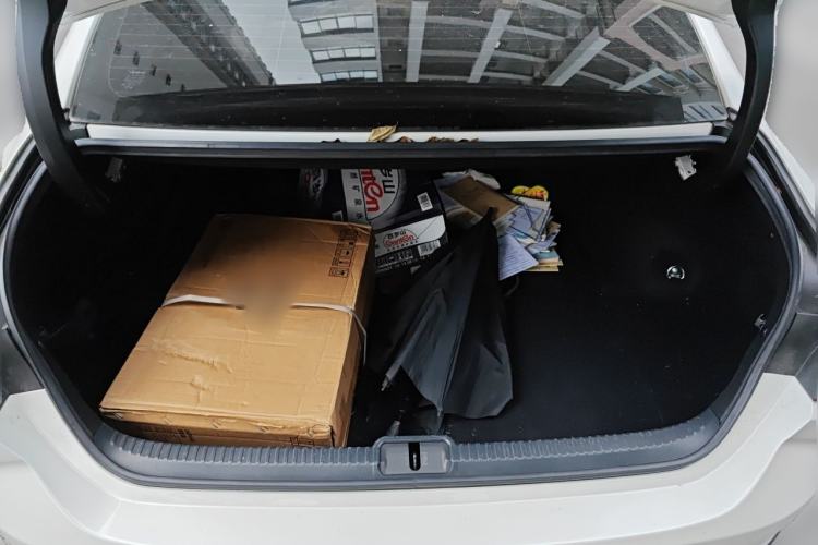 Used Lexus ES 2020 300h Deluxe Edition Trunk