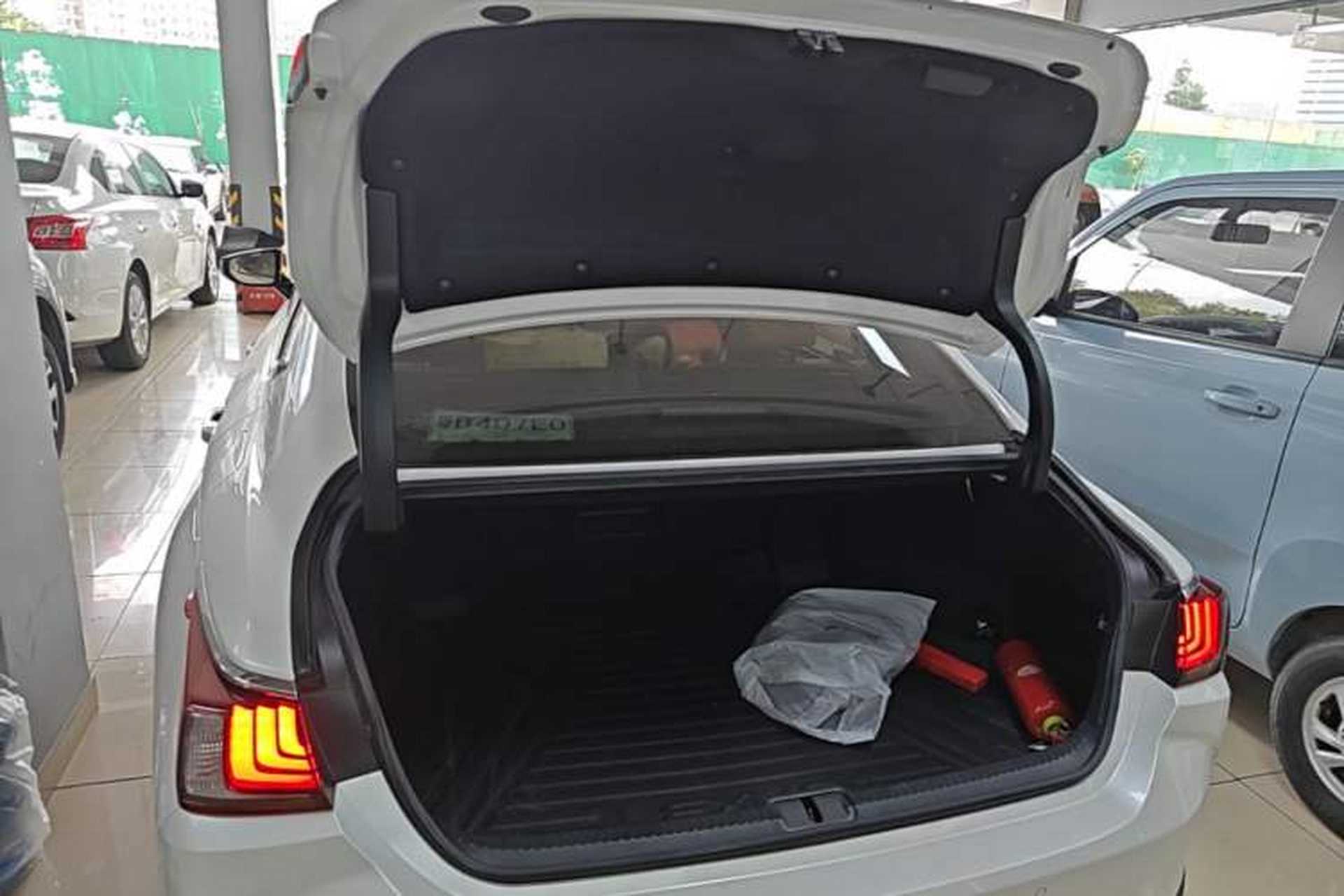 Used Lexus ES 2020 200 Excellence Edition Trunk
