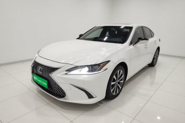 Used Lexus ES 2020 300h Premier Edition