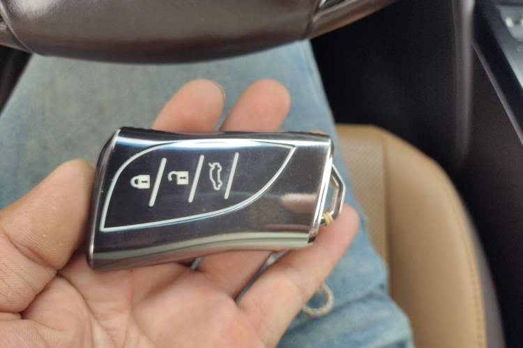 Used Lexus ES 2020 200 Luxury Edition Vehicle Key