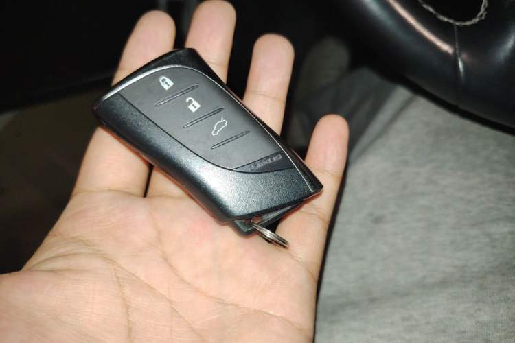 Used Lexus ES 2020 300h Premier Edition Vehicle Key