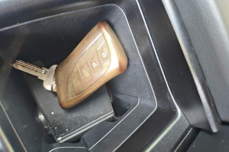 Used Lexus ES 2020 300h Premier Edition Vehicle Key