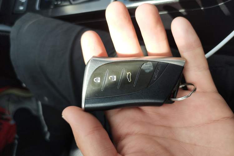 Used Lexus ES 2020 300h Premier Edition Vehicle Key