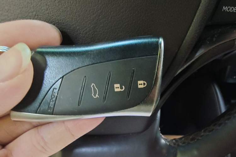 Used Lexus ES 2020 300h Premier Edition Vehicle Key