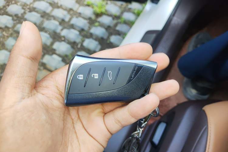 Used Lexus ES 2020 300h Premier Edition Vehicle Key