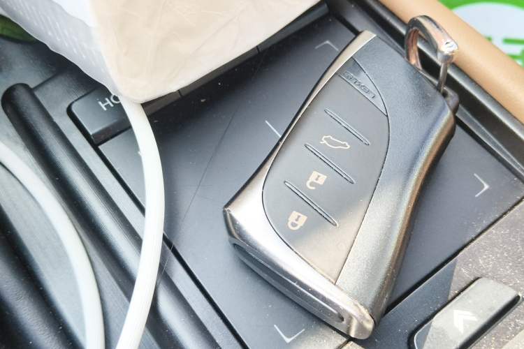 Used Lexus ES 2020 200 Luxury Edition Vehicle Key