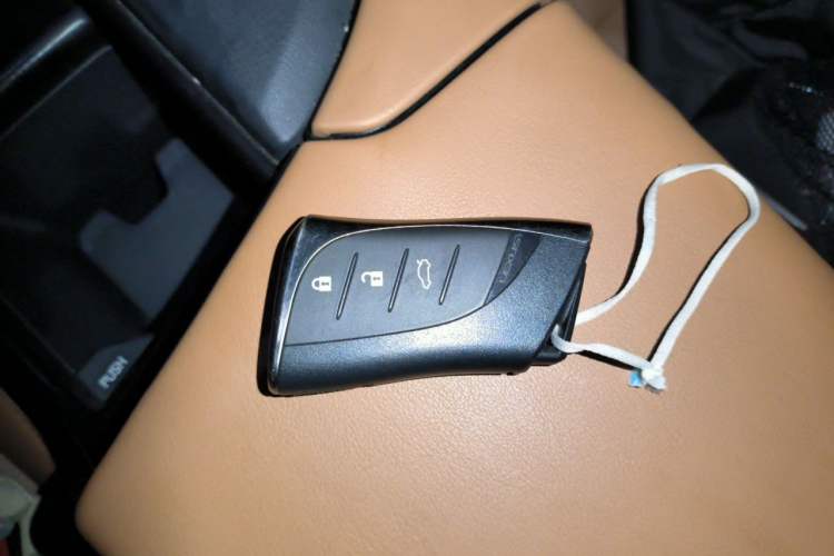 Used Lexus ES 2020 300h Premier Edition Vehicle Key