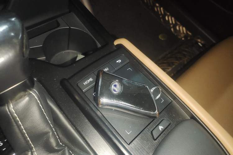 Used Lexus ES 2020 300h Premier Edition Vehicle Key