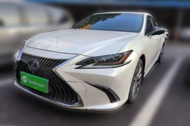 Used Lexus ES 2020 300h Premium Edition