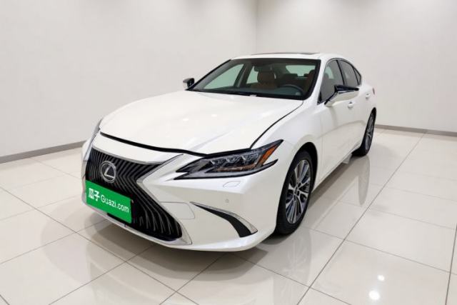 Used Lexus ES 2020 300h Deluxe Edition